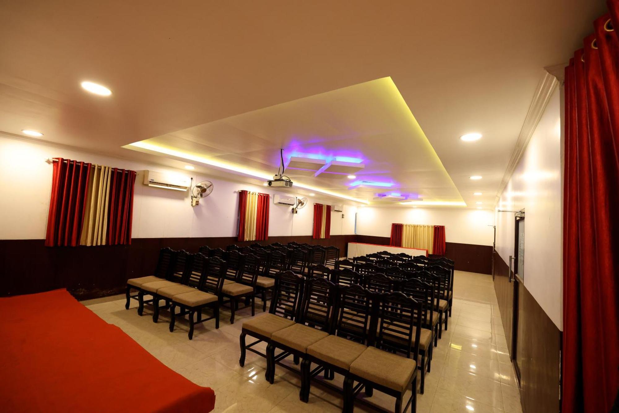 Hydel Palace Athirappilly By Bestinn Leisure Exterior foto